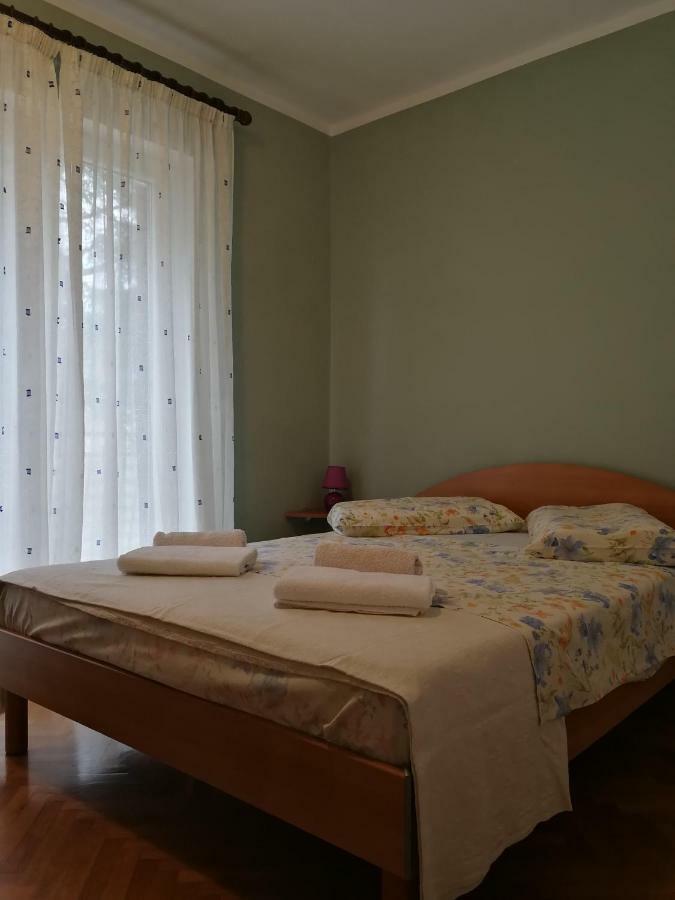 Apartment Violeta 1 Funtana Exterior photo